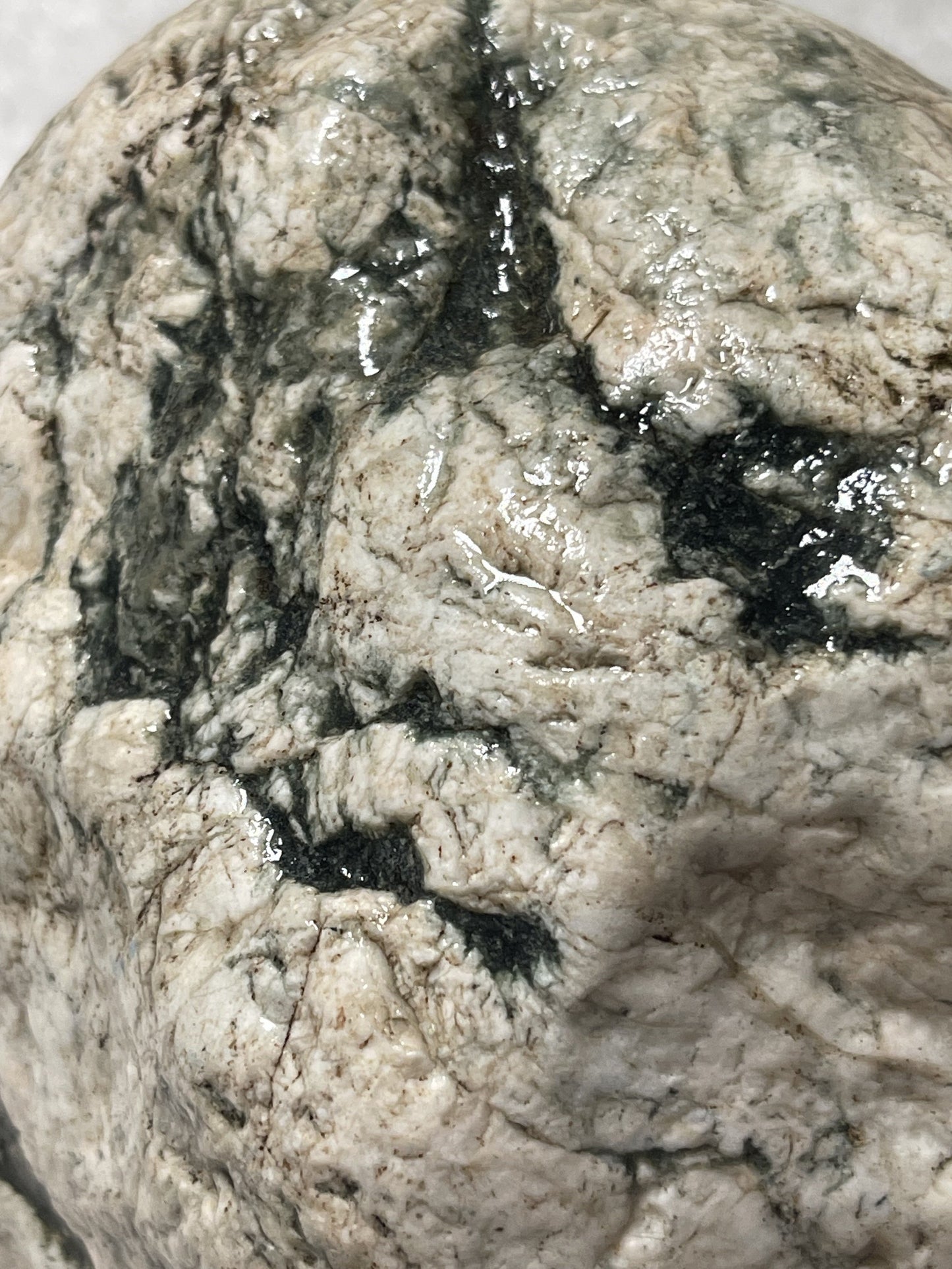 Pierre naturelle polie – blanc et vert
